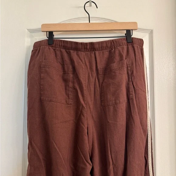 GAP Pull-on Wide Leg Pants with Cream Side Stripes - Picture 5 of 10